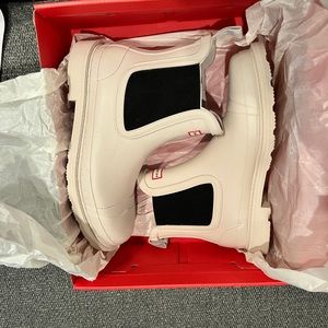 NWT :: Wome Commando Chelsea Boot